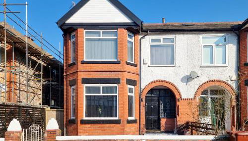 Spacious 6-Bed with Large Patio and Free Parking - Foto 3, Other