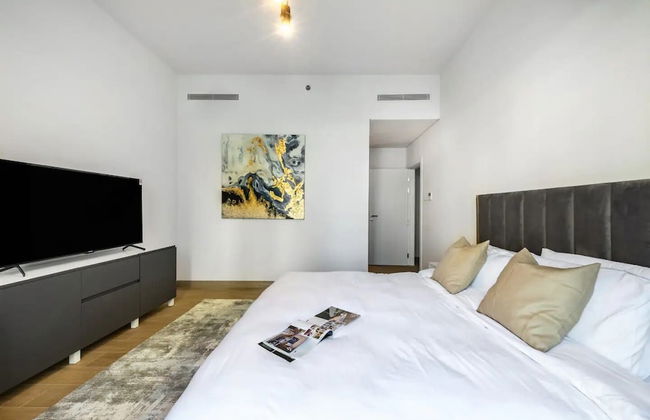 Stylish 2BR in La Rive 2 - Photo 14