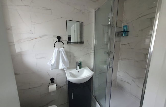 Private Room - Ensuite Bathroom - Free Parking - Foto 16