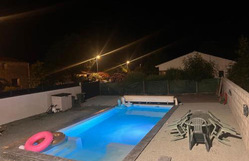 Maison à Oléron avec piscine chauffée et privée - Foto 13