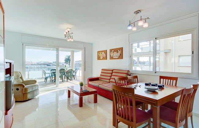 Apartment With Scenic View - Photo 10