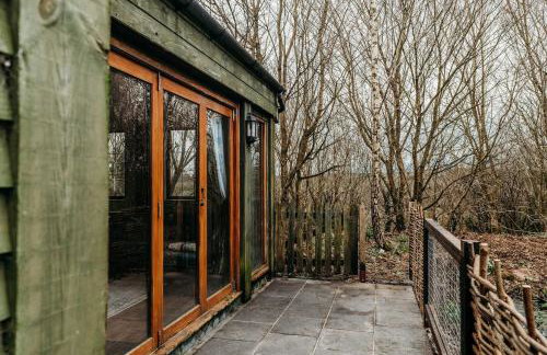 Heron's Perch- A pond-side retreat with cinema room - Photo 37