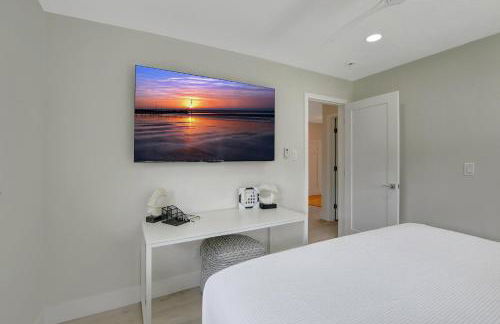 Coastal Palms House - Photo 28