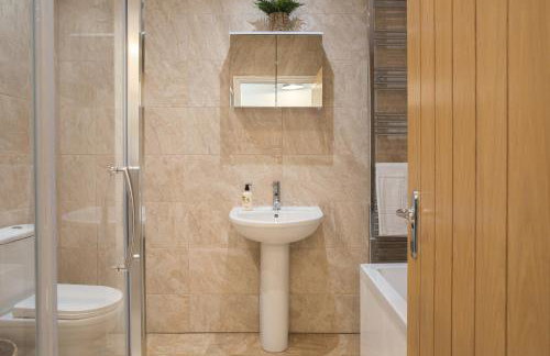 Beautiful Barn Conversion - Orchard Escape for 12! - Foto 3