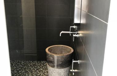 T2 Front de Mer 2pers 1 minute de la plageT2 de 44 m2 plus terrasse 16m2 , vue mer panoramique et en face de la plage Cet appartement refait à neuf bénéficie d'un confort et d un équipement optima Cet appartement est idéal pour 2 personnes avec sa chamb - Foto 13