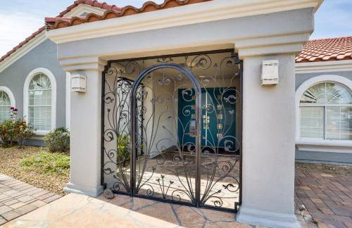 4,300-Sq-Ft Villa in West Vegas with Pool and Games! - Foto 38