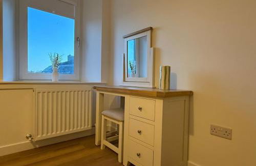 The Drapers - by Caithness Luxury Apartments NC500 - 4 Bedroom Luxury Central NC500 Apartment-Sleeps 8- Sleeps Work teams upto 4 & holiday makers upto 8 - BUDGET FRIENDLY FOR LONG STAY TRADES - CONTACT US - - Foto 38