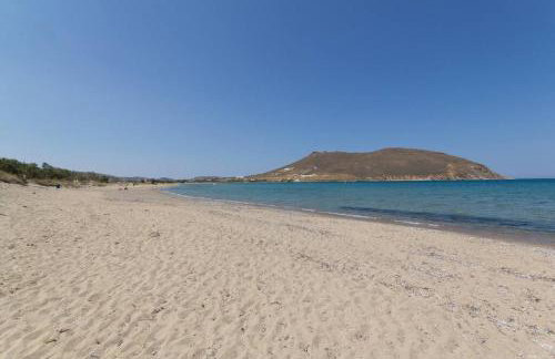 Wave Lullaby, Peaceful Beachfront Retreat in Paros - Photo 22