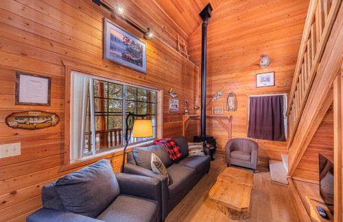 Cabin #5 Black Bear - Pet Friendly - Sleeps 6 - Playground & Game Room - Photo 3