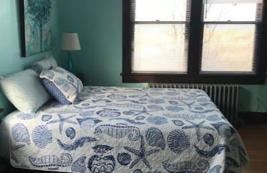 Old Time Beach Front Cottage - The Beach is your Backyard! Pet Friendly cottage - Photo 30