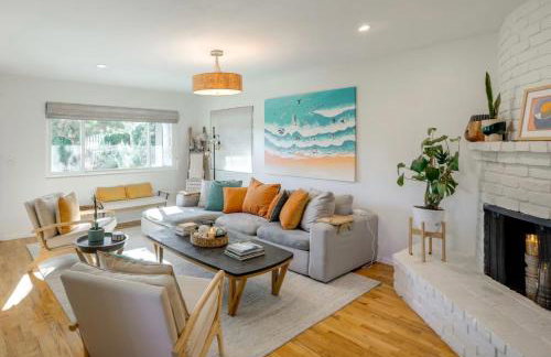 Seaside Home with Hot Tub and Patio Close to Beaches! - Foto 1