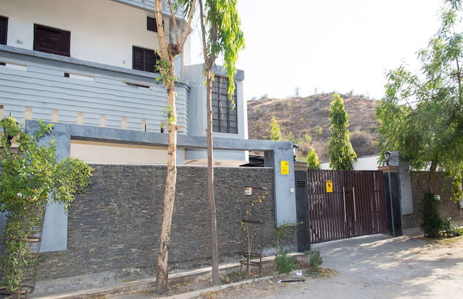 OYO 12830 Home Charming 3BHK Villa Airport Road - Foto 26