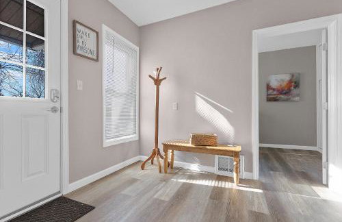 Central Oshkosh Stay - Walk to Lake and Downtown - Foto 31