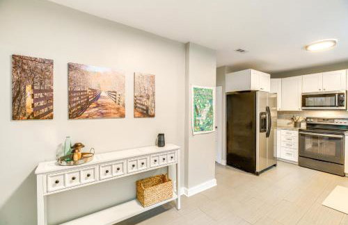 Charming Damascus Retreat with Deck and Creek Views! - Foto 9