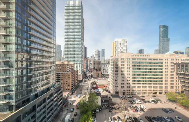 Panorama Suites Downtown Toronto - Photo 35