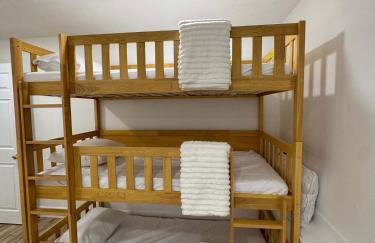 Large Off-Grid Luxury Cabin- creek land & views - Foto 38