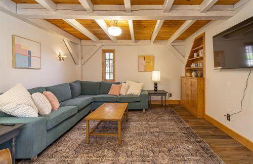 Luxury Lake House w Dock & Game Room - Photo 39