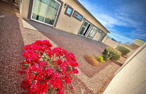 PHX Airport 9BR, 7BA, BBQ, events and pets Allowed - Photo 1