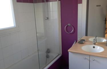 Saint geniez d'olt Jolie t2 aménagée et équipée village goelia 2 piscines chauffées - Photo 5