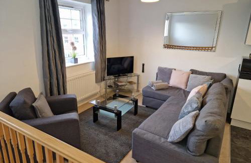 Hereford - Robin Coach House - Located On City Outskirts In North Hereford - Modern 2 Bedroom Property With Parking - Suitable For Small Family, Couple Or Contractors - Hosted by RENTMYHOUSE - Foto 3