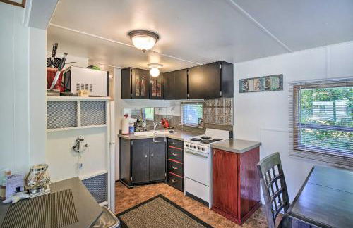 Coastal PNW Gem with Hot Tub - Walk to Beach! - Foto 4