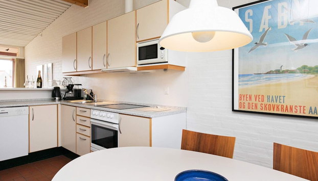 6 Person Holiday Home on a Holiday Park in Saeby - Foto 5, Cocina privada