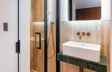 Covent Garden 2 bed 2 bath duplex - Photo 15