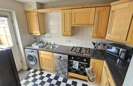 Quiet 3 bed semi with off street parking - Foto 47