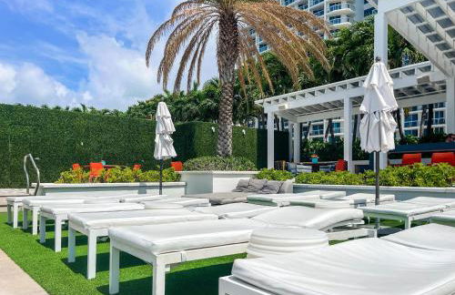 Luxury Corner 1 BR W Residence with Fantastic Intercoastal Views, Pool & Hot tub - Foto 19