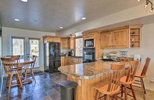 2-Condo Property with Mtn Views by Golf and Ski Resort - Foto 7