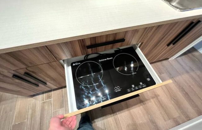 Cozy 1 Bedroom Rental With Den Free Parking Close to University - Photo 10