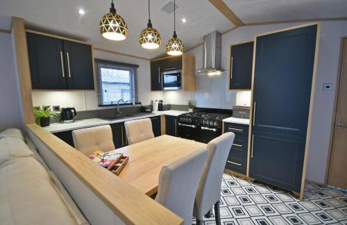 Pendle View Retreat - Holiday Park - Photo 7