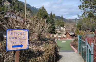 Luxe Bavarian Retreat - in Town with Hot Tub - Foto 37