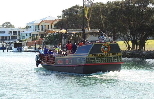Mandurah Pirate Ship Cruise - Photo 2