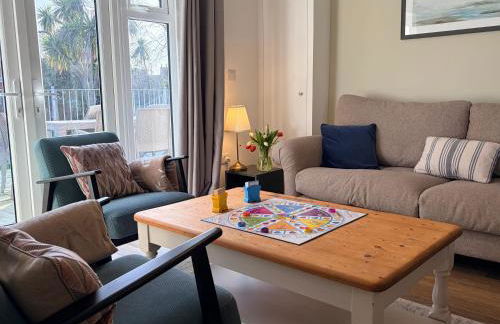 Bromholme Cottage Bacton - Sleeps 10, hot tub, close to beach - Photo 32