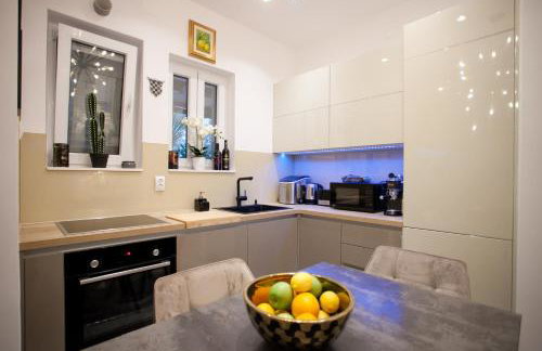 ANGEL BY THE SEA LUXE Apartment - Photo 15