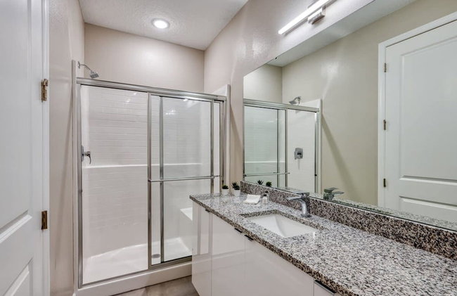 7961 Luxuosa Villa de 4 Suítes com Piscina Privativa a 10 Minutos da Disney - Foto 39