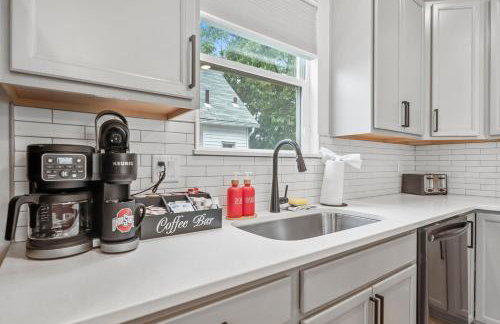 Hot Tub - Mins to Short North - Retro Game Room - Foto 5