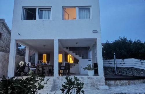 Bijela kuča - Foto 4