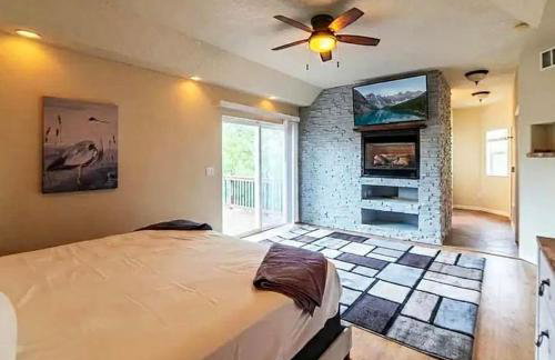 Spacious Ski Chalet W Indoor Hotub & Sep Suite! - Foto 30