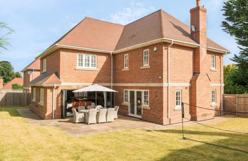 Large Comfortable & Private Home in Fetcham - Pass the Keys - Foto 5