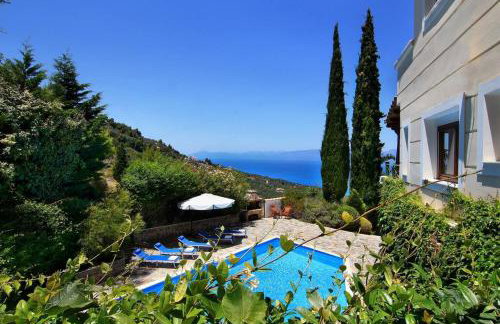 Luxury villa with stunning seaviews and pool - Foto 1