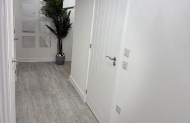 Serenity Waterfront 2 Bed Apartment - Foto 73