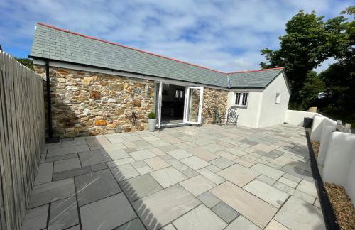 Sunnyside Cow Shed one bedroom central Cornwall - Photo 1