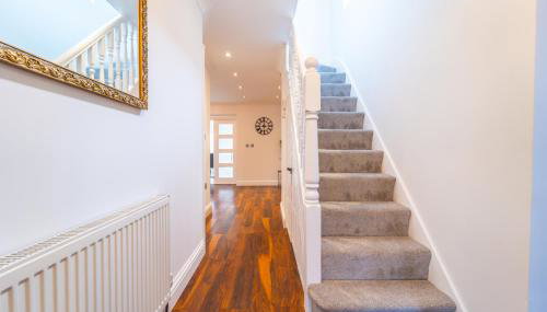 Modern Spacious 4 Bed Hayes Home with Free Parking - Foto 5