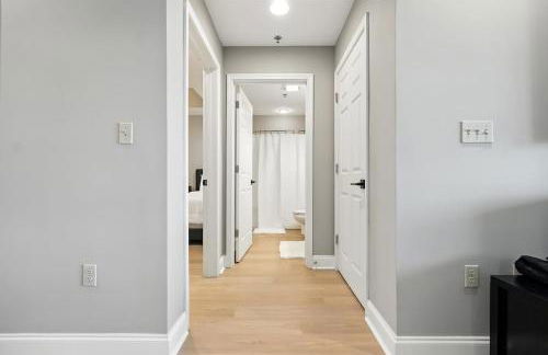 New 2 Bed 2 Bath Condo with Pool at BMS - Foto 20