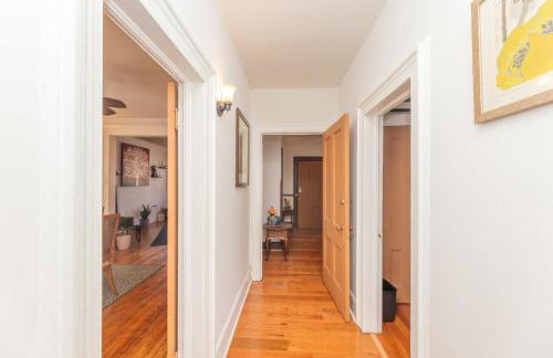 The Gem-3 Bedrooms! King, Full & Twin Beds, Sauna with Free Parking plus more - Foto 22