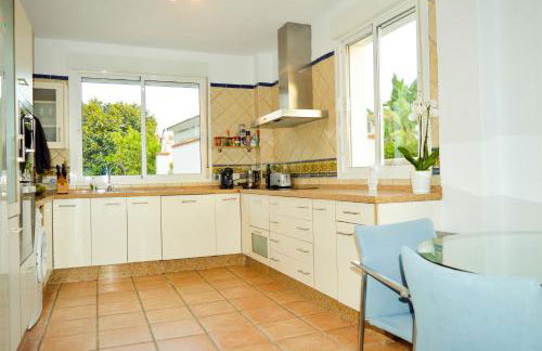 Villa Bendex Estepona Costa Del Sol - Photo 27