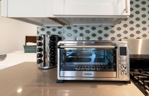 Stylish Studio with Big Patio - Foto 8