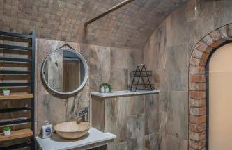 Cosy 2-Bed Flat with Free Parking-by Holiday Homes - Foto 4